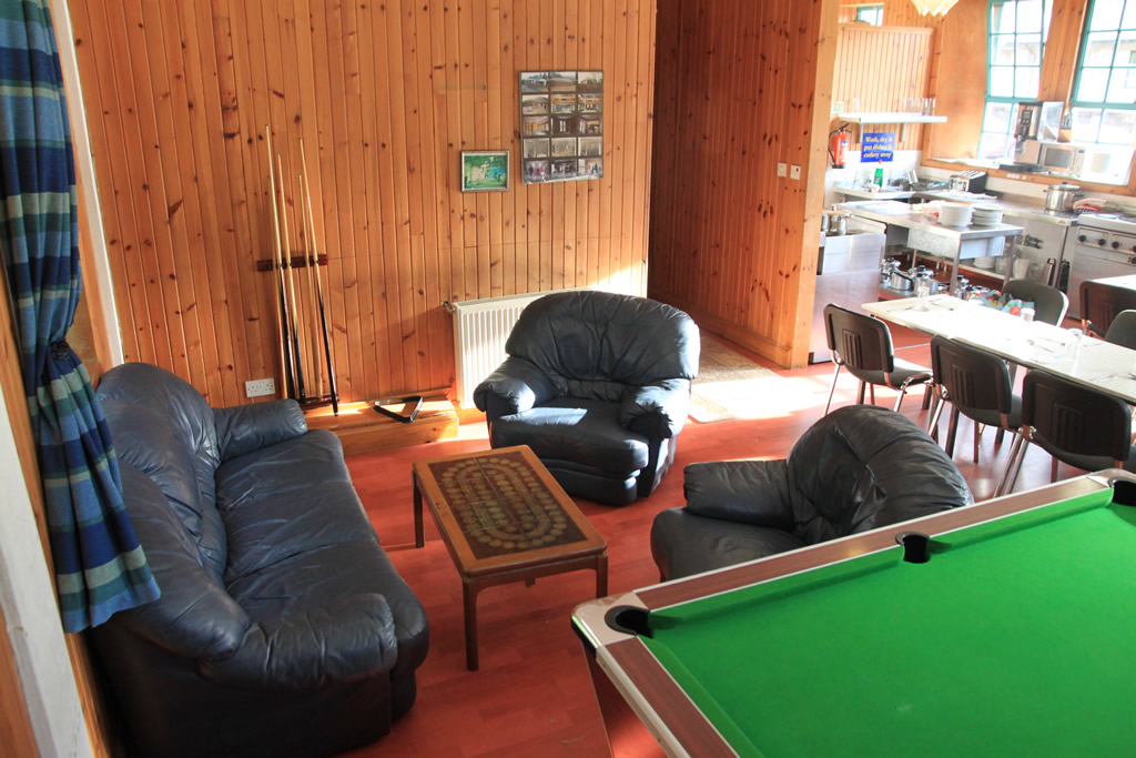 blackwater-hostel-sitting-area