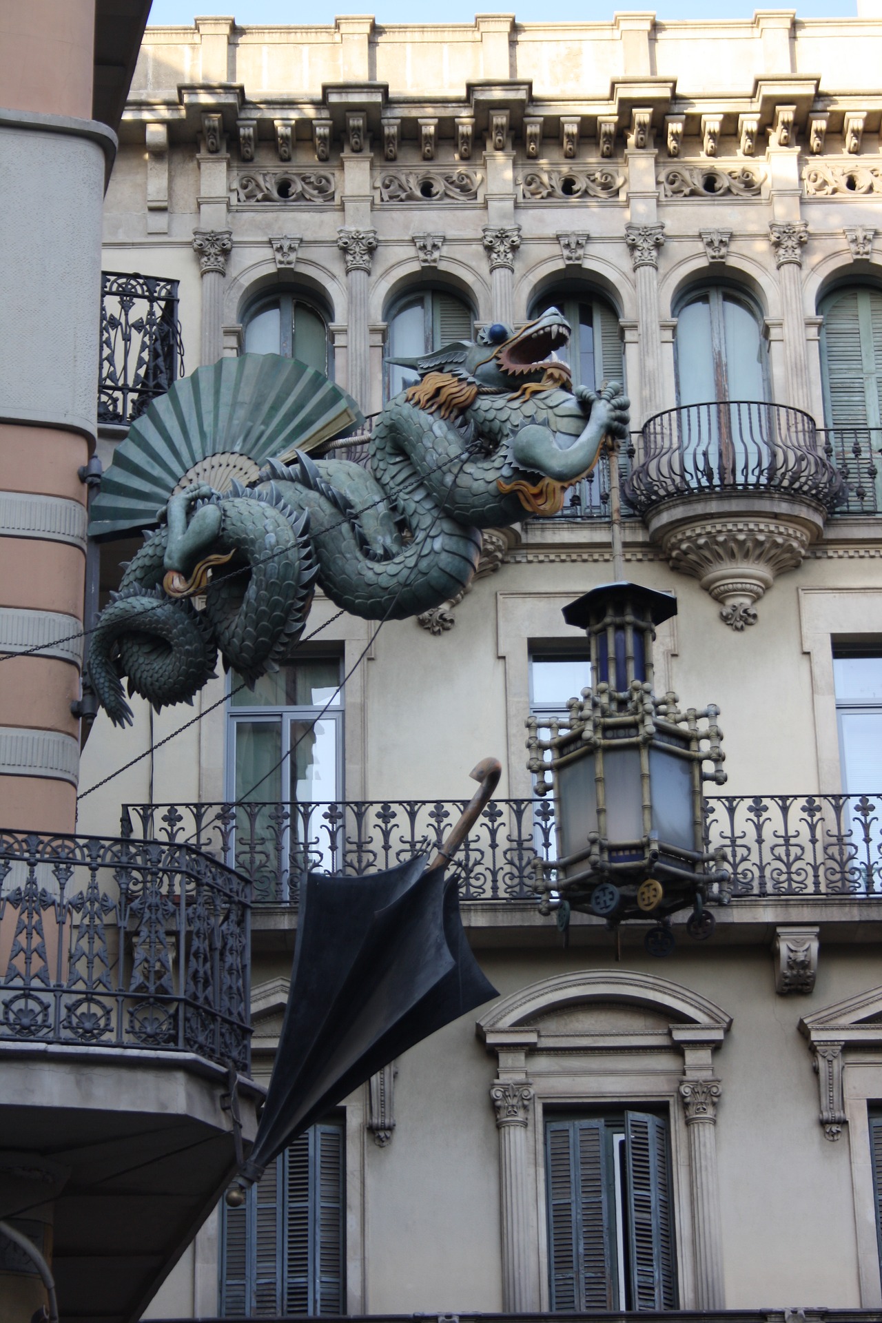 dragon-1819348_1920