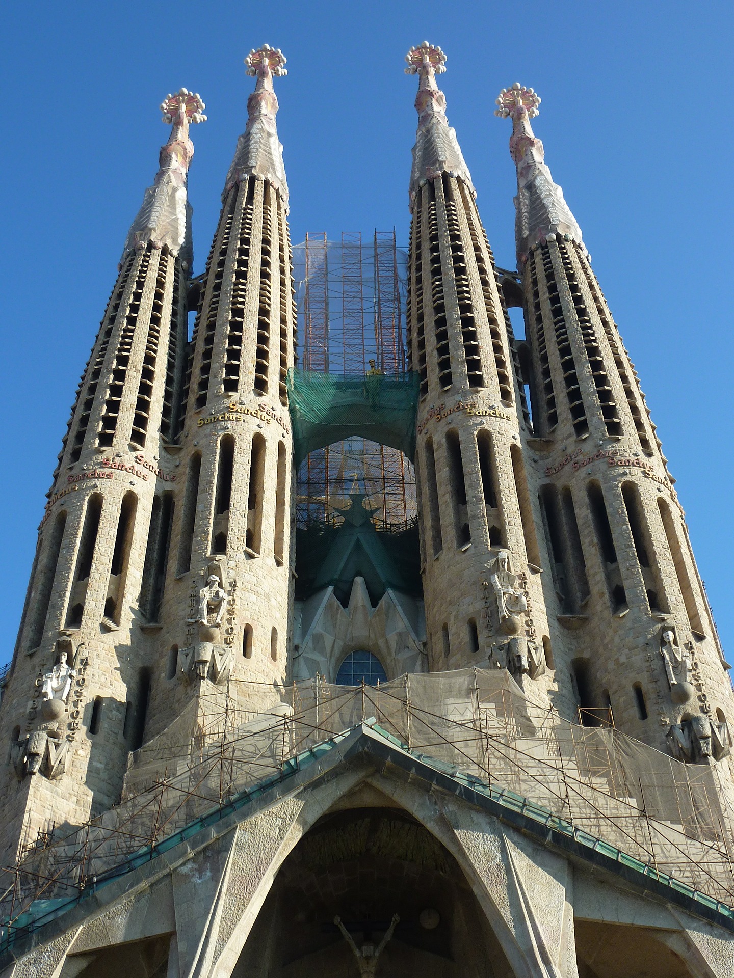 sagrada-familia-392009_1920